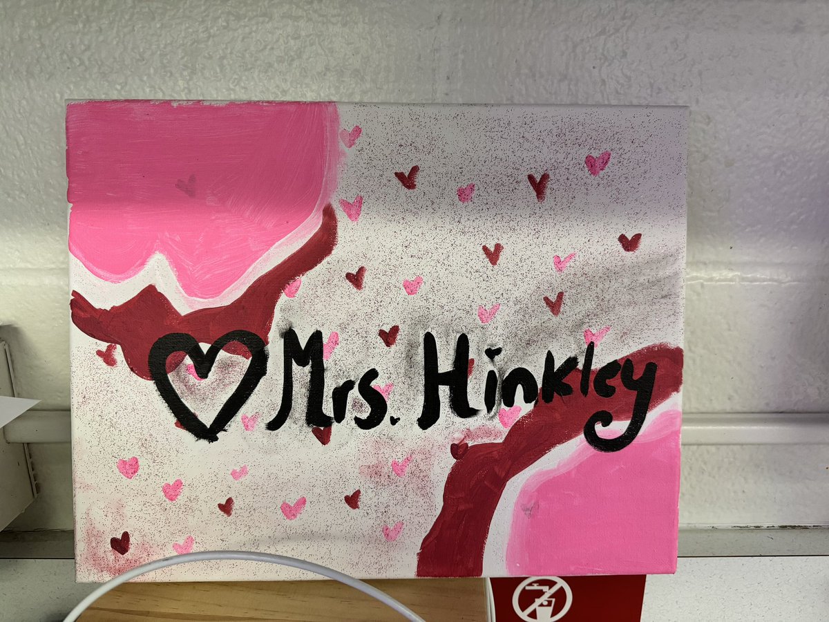 I had a student who had her last day at my school yesterday. I have known this beautiful girl for only 2 weeks and she gave me a gift yesterday. ❤️ I also got the biggest hug before she walked out the door to her bus. 🥺 #Teachersof𝕏