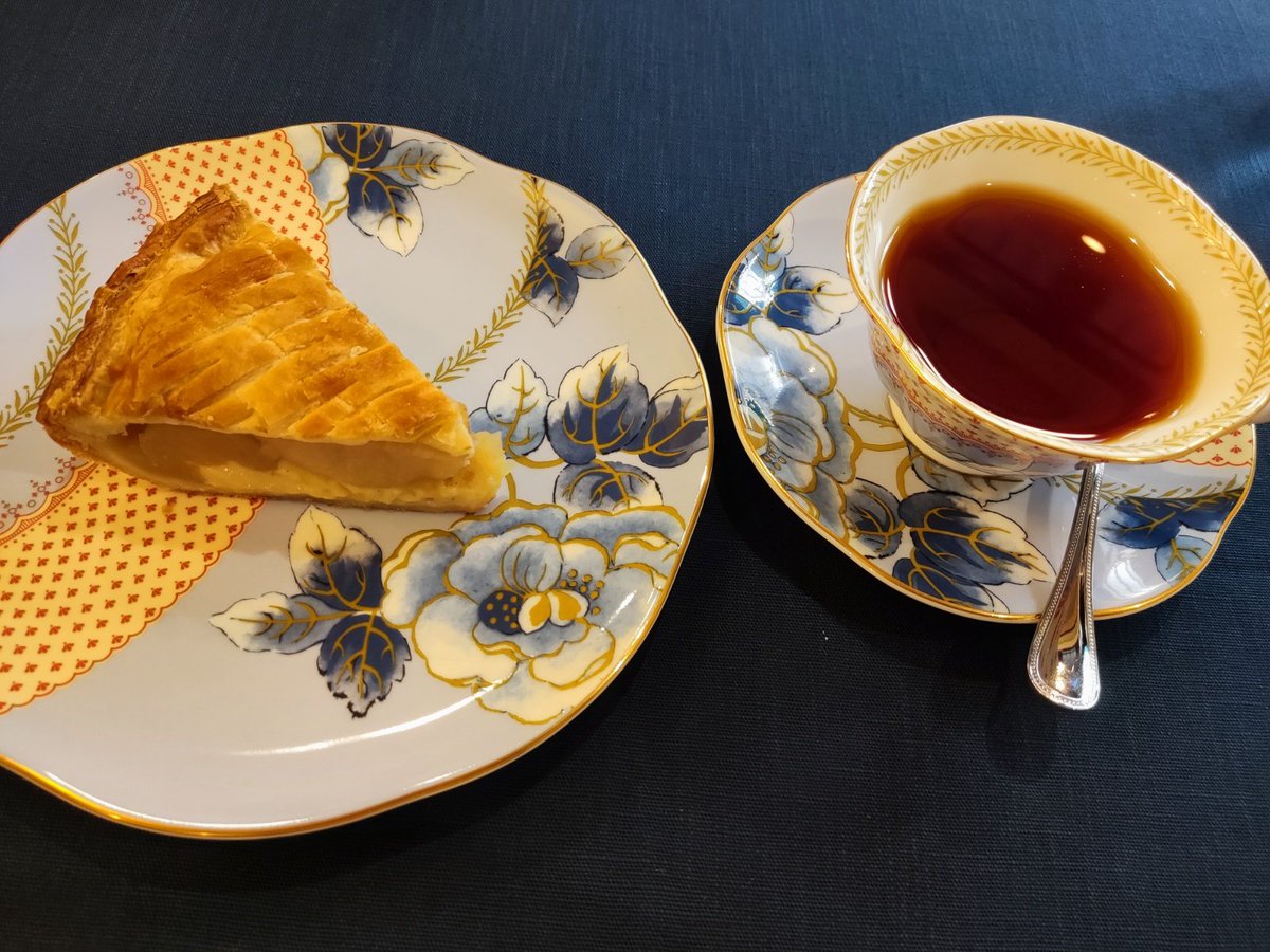 msaito_tfm894's tweet photo. おやつ
#松本市 #TerraceAOYAMAtearoom #WEDGWOOD #butterflybloom https://t.co/iYVAMt6kPX