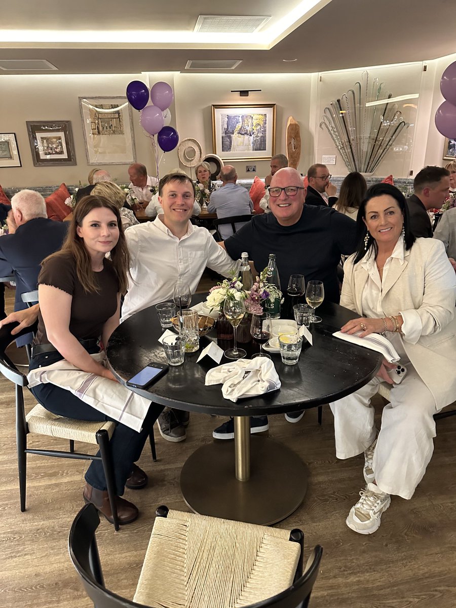 Clive Tyldesley tweet media