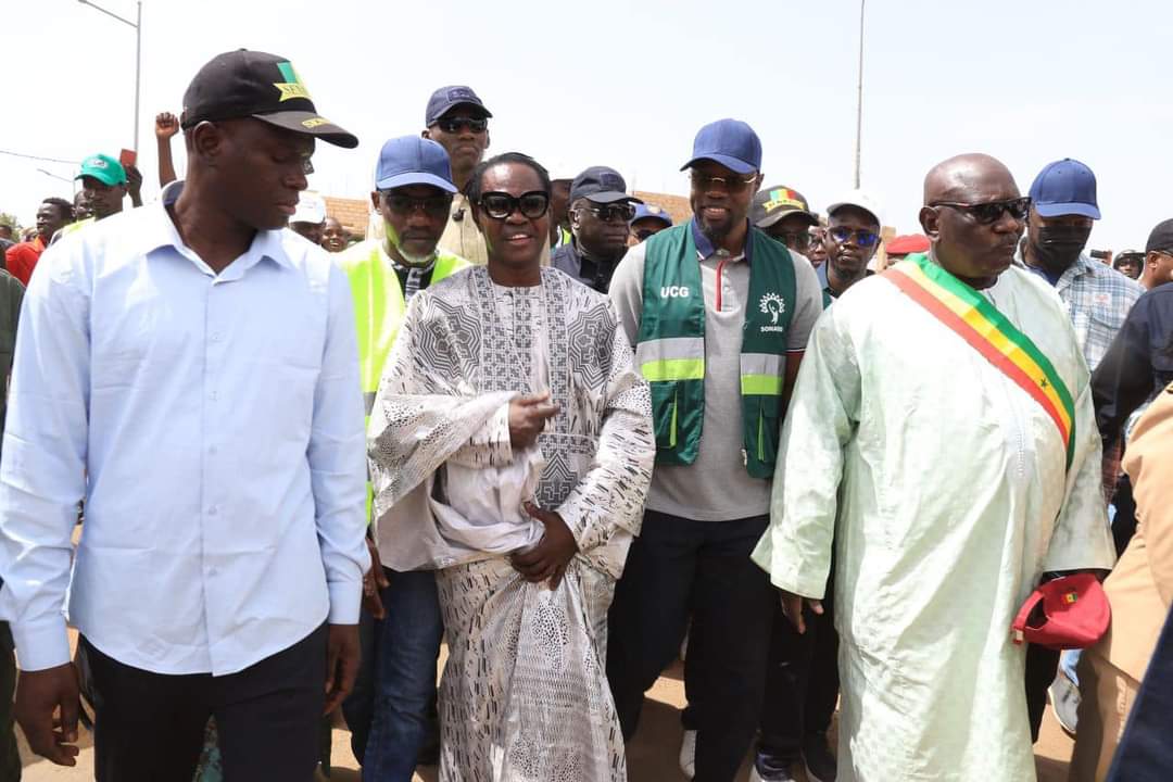 ModelLecitoyen's tweet photo. #MATAM: Le Premier ministre, Ousmane SONKO a procédé au lancement des activités de la journée nationale #SetalSunuRéew ce matin à Ouroussogui et à Matam. #AmfSN https://t.co/GmUMB7sHM5