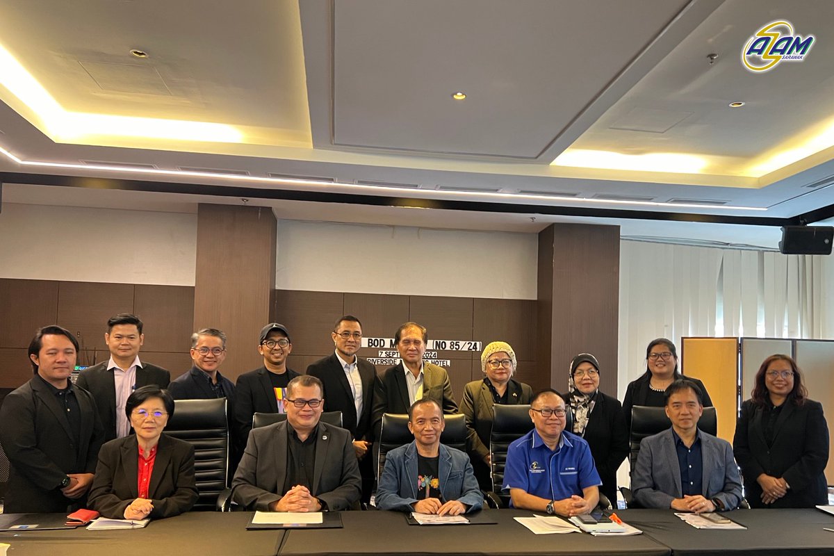 AZAMSarawak's tweet image. AZAM Sarawak BOD Meeting | 7th Sept 2024 | Astana Wing ✨ Welcoming new members and gearing up for impactful progress ahead!

#AZAMSarawak #MovementforProgress