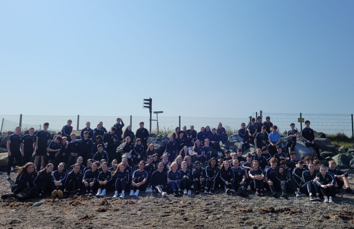 Yesterday TY students made the most of the good weather while taking part in their wellbeing and bonding walk from Kilcoole to Greystones and back. A fantastic afternoon was had by all, kicking off the TY calendar with an 11km walk
#StrongRootsforTallFutures 
#ethosinaction