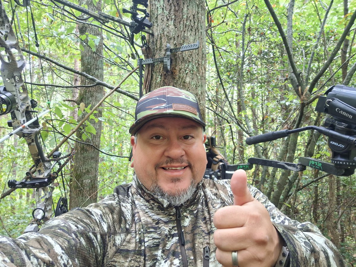 704outdoors's tweet photo. Good luck everyone in a stand today! We had a slight rain delay, followed by a "group of does between us & the stand" delay... but we got our window to dive in & are all set up. How's ya'lls 1st sit going?
#deerseasonishere #bowhunting #bowhunter #deerhunting #hunting #704style https://t.co/abXp6FpOAk
