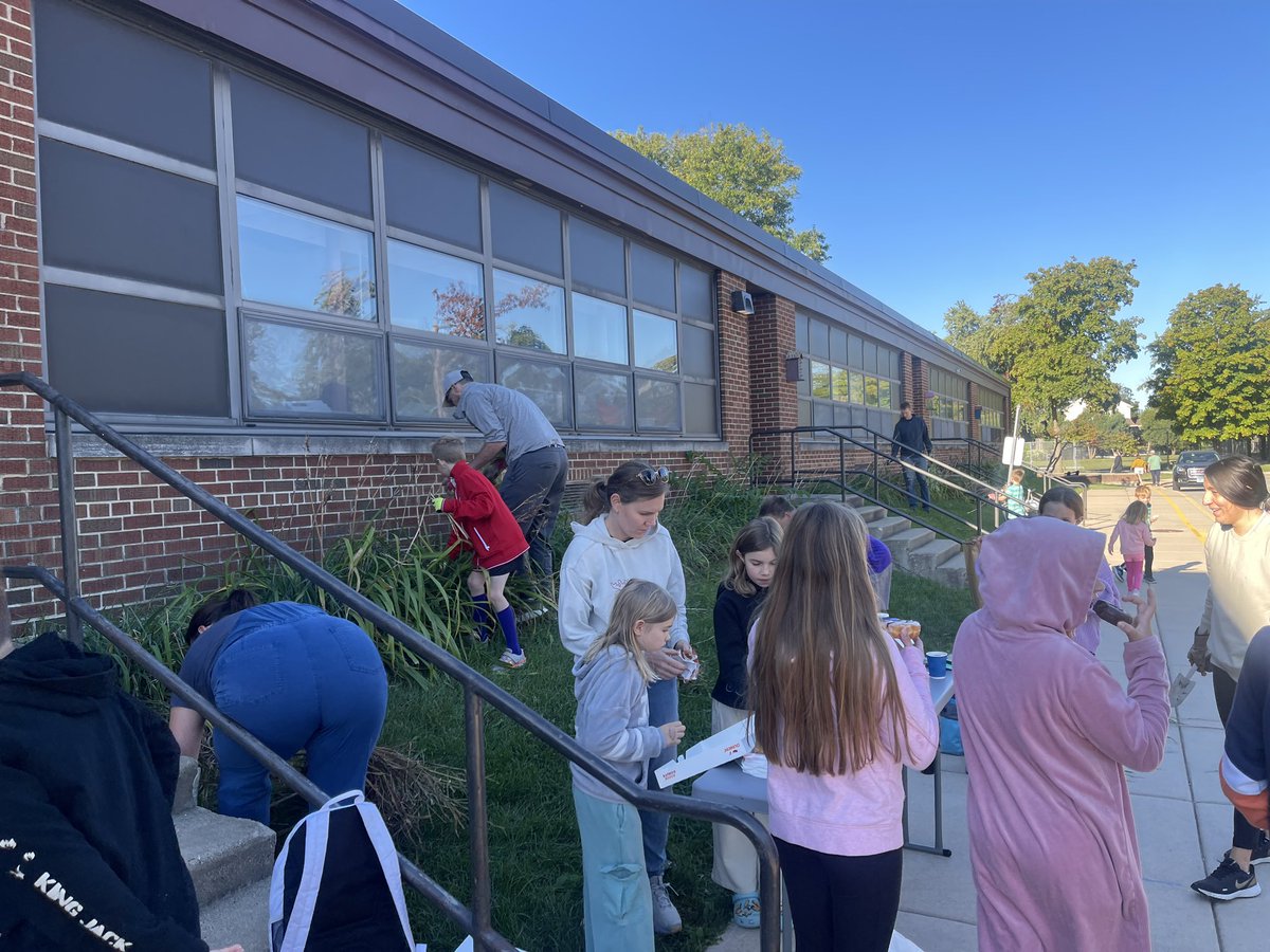 Lowell CUSD 200 tweet media