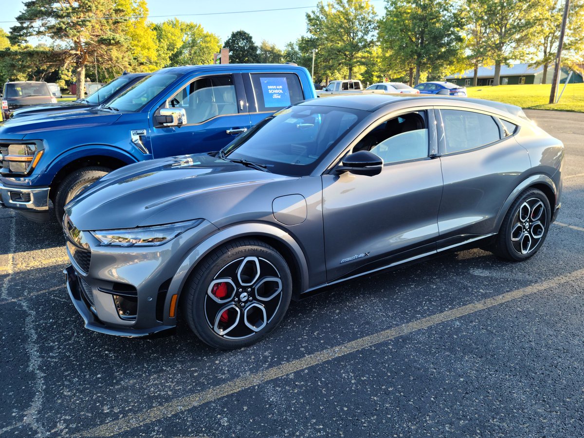 MHS Singing Spoofhounds tweet media