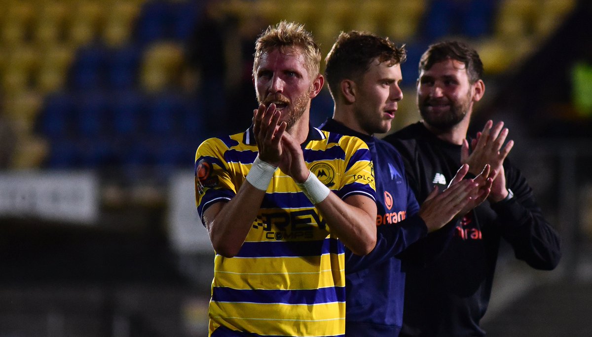 🟡 700 Up For Moxey!

Torquay United would like to congratulate Dean Moxey, as he makes his 700th career appearance here at Welling today.

#tufc