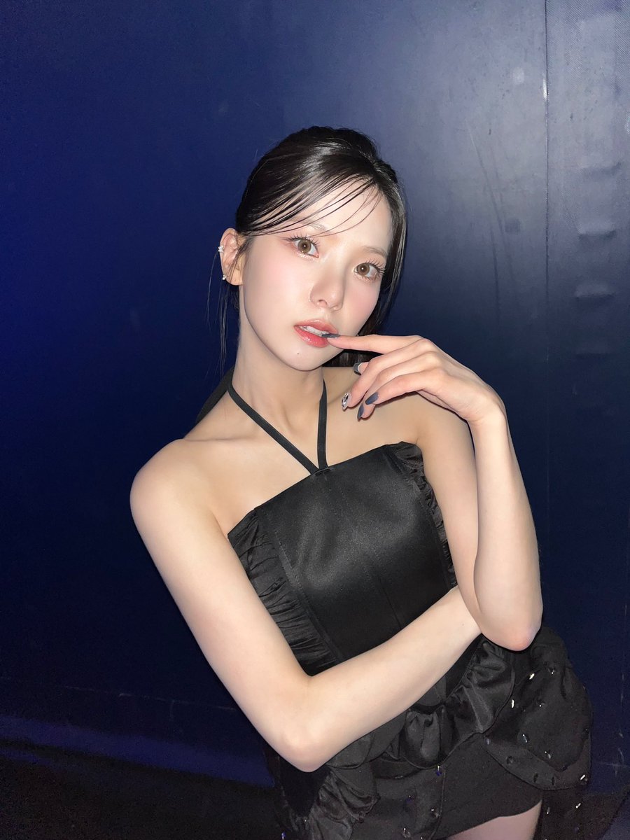 official_kep1er's tweet photo. TMA 글로벌 제너레이션 상 받았다💕
 케플리안 만나서 반가웠어요 너무 고마워

#최유진 #YUJIN 
#Kep1er #케플러 https://t.co/MZwu4HudWS