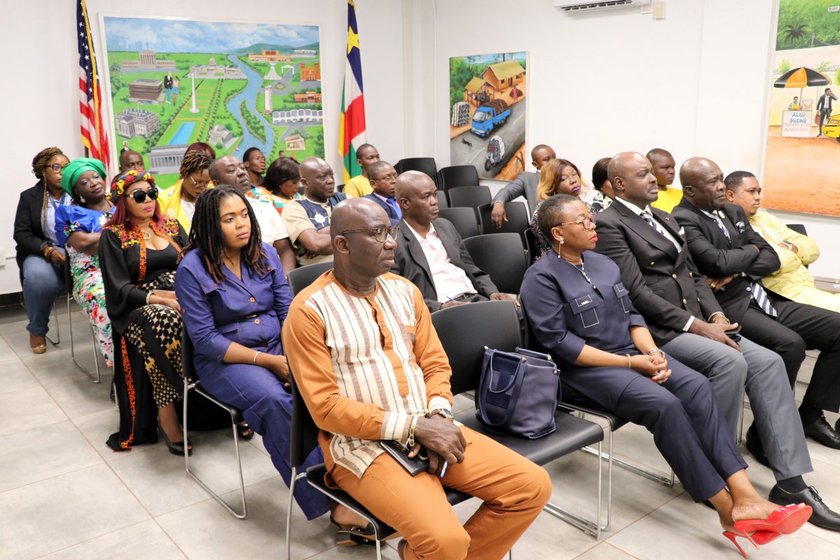 De retour du programme IVLP sur la lutte contre la violence basée sur le genre, Mme Blanche Pierrette et Mme Evelyne Nicole ont partagé leurs expériences et souligné l'importance du soutien des institutions et des hommes pour protéger les survivants en RCA. #IVLP #USAenRCA