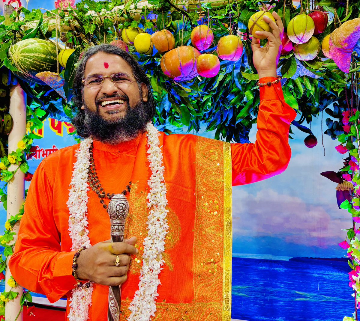 Sadgurudev_Goa's tweet photo. #Matoli, an integral part of Shree Ganesh Chaturthi, beautifully symbolizes our deep connection with nature. The vibrant display of fruits, flowers, and leaves reminds us of the bond we share with the environment, celebrating nature's abundance while seeking Shree Ganesha’s blessings for harmony and prosperity in lives.