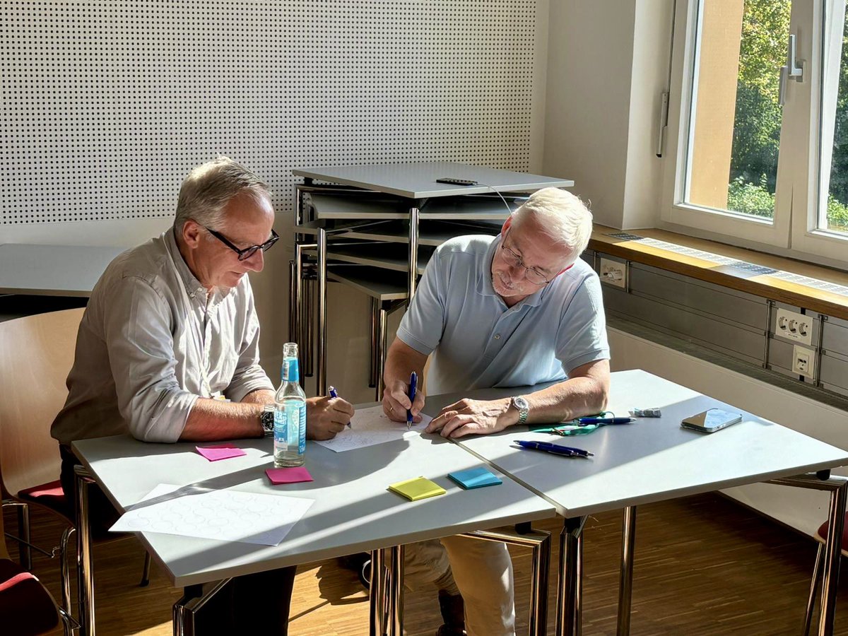 Wow! Amazing time delivering <a href="/WEcic_/">Wellbeing Enterprises CIC</a> Imagining Future Healthcare workshop <a href="/Ashoka/">Ashoka</a> #ChangeMakerSummit, Hamburg. Together we put on WoW glasses &amp; co-developed a collective dream for the future healthcare system &amp; devised a plan to head in our dreams direction. #TrueParticipation 🤩