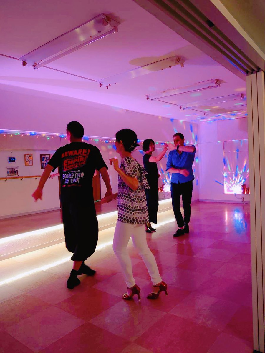 【9月ラテンナイト】
小倉です。

今日はドイツから久しぶりに生徒さんが、
スタジオに戻って来てくれました。

嬉しかったです。