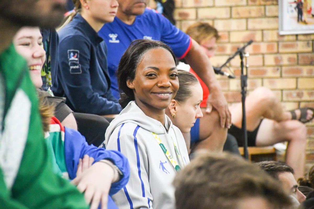 shoni_sst's tweet photo. Athletes vs Spectators 
Emotions vs Emotions
Spectacular vs Spectacle
Nerve wreck vs Nerve wreck
Sides of the same coin

#photo #cred @davido_027 

#Joburg2024 #Squash  #FISU https://t.co/Ajjx1O80e5