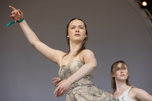 We've a large feature on "Rhythms of Migration - Freedom To Roam &amp; Ballet Folk" as our second Let's Dance Feature. Dance and music with a message is what it's all about. For the whole story:
fatea-records.co.uk/magazine/news/…