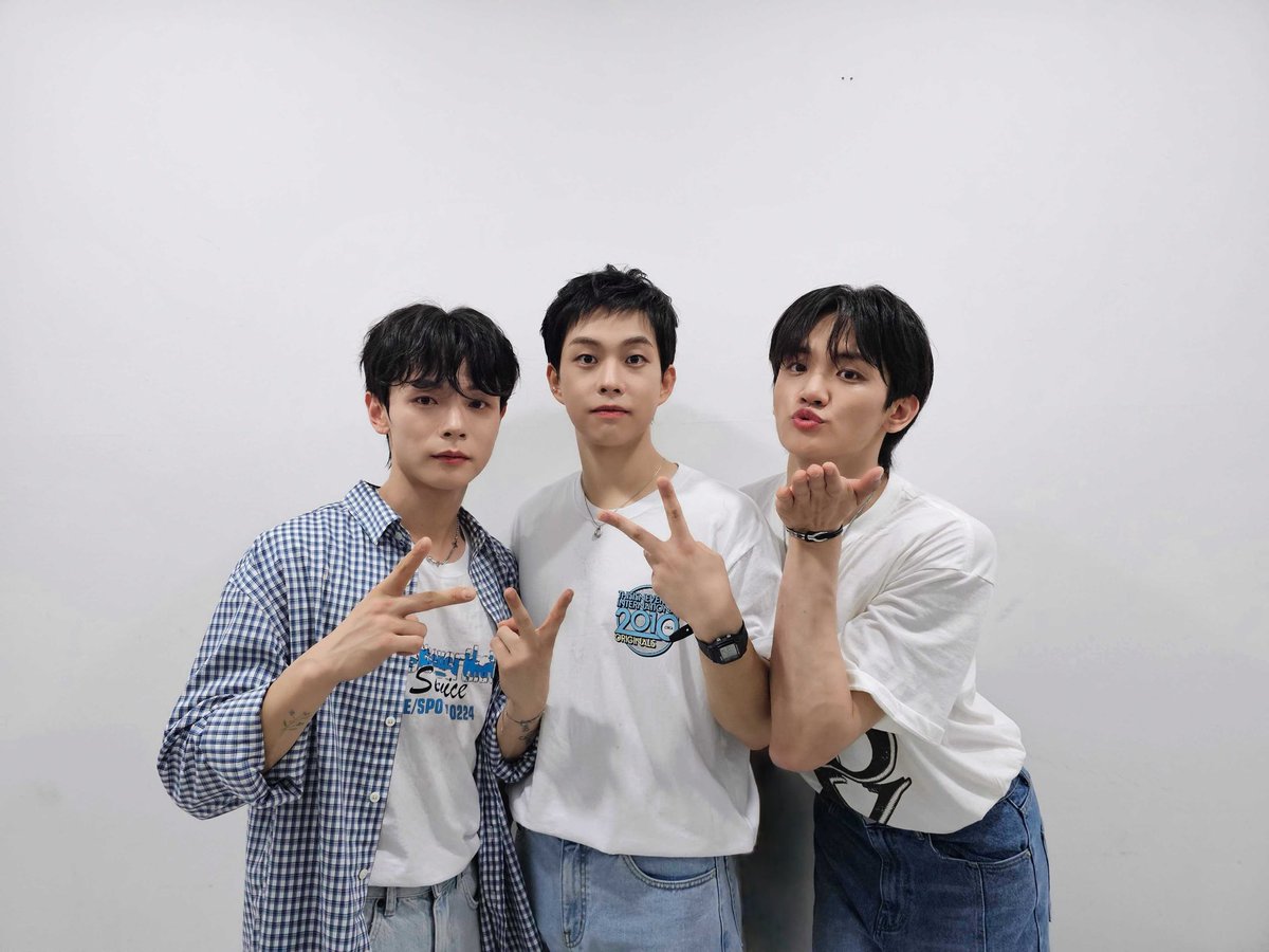 [#LUCY] 2024 DMZ 평화콘서트&amp;평화누리 피크닉 페스티벌 완료✔  

밤하늘 별보다 밝게 빛나던 무대 위 LUCY✨
함께 즐겨주신 관객 여러분 덕분에 더 즐거웠습니다!

#루시 #신예찬 #최상엽 #조원상