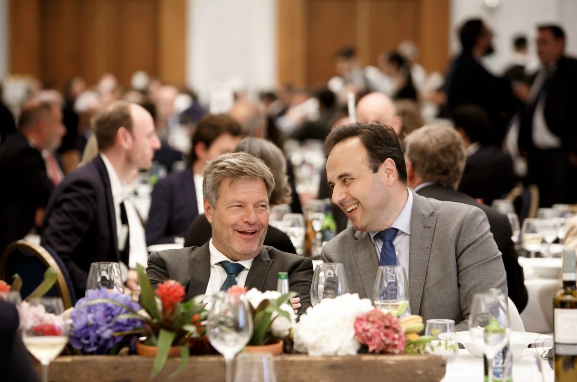 ahkgermany's tweet photo. Last night, @ahkgermany celebrated the Business Dinner at the beginning of the International Fair Thessaloniki. This special evening was dedicated to a century of strengthening 🇩🇪-🇬🇷 economic and social ties.
#BusinessDinner #TIF2024 #PartnerForGrowth #PartnerForNetworking https://t.co/3u6u2cNaiG
