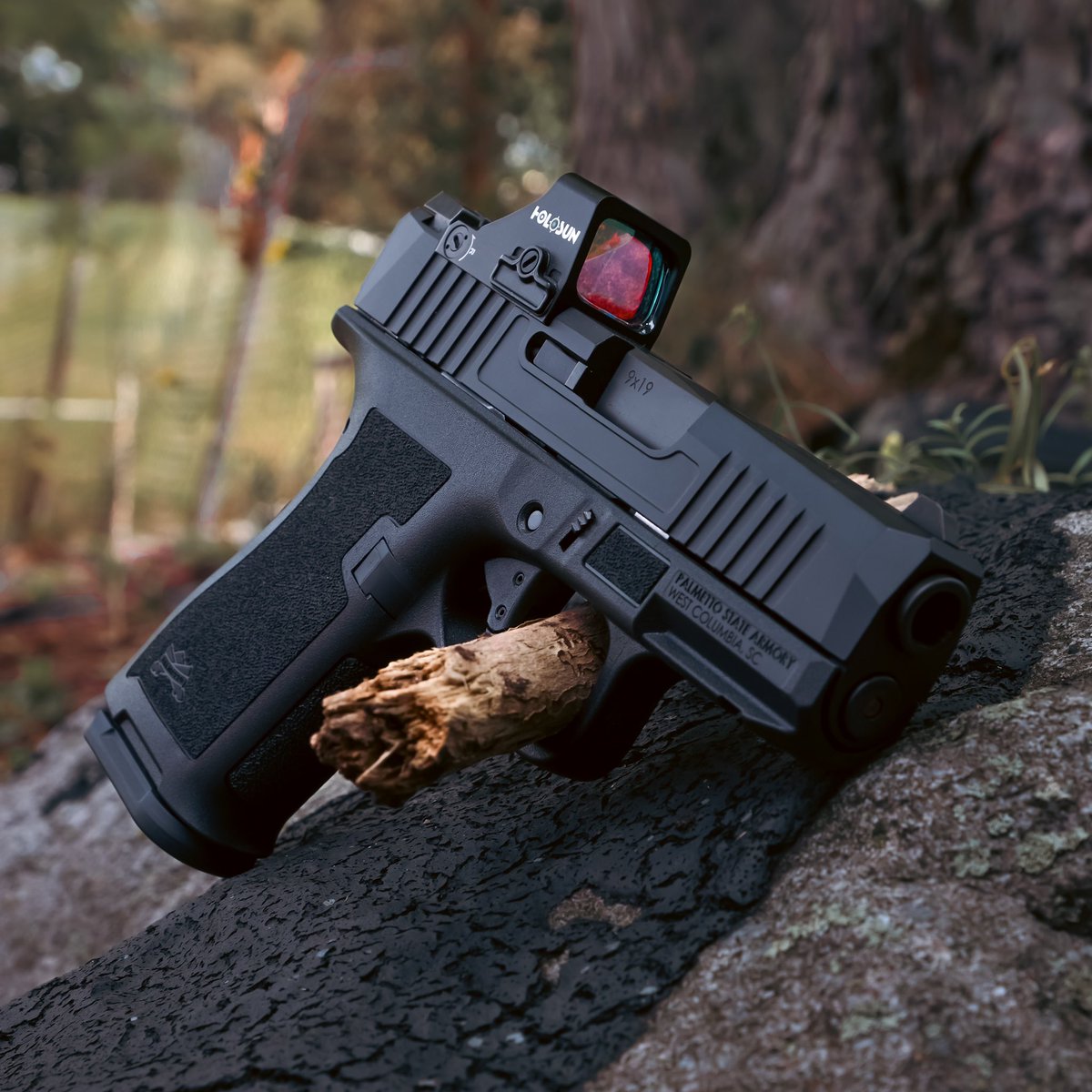 freedomgorilla1's tweet photo. Palmetto State Armory Micro Dagger with Holosun 407K is looking good from every angle 😎🍌🦍

#palmettostate #microdagger #407k #holosun #optic #firearm #photo #reddot https://t.co/IR5wgTsOKm