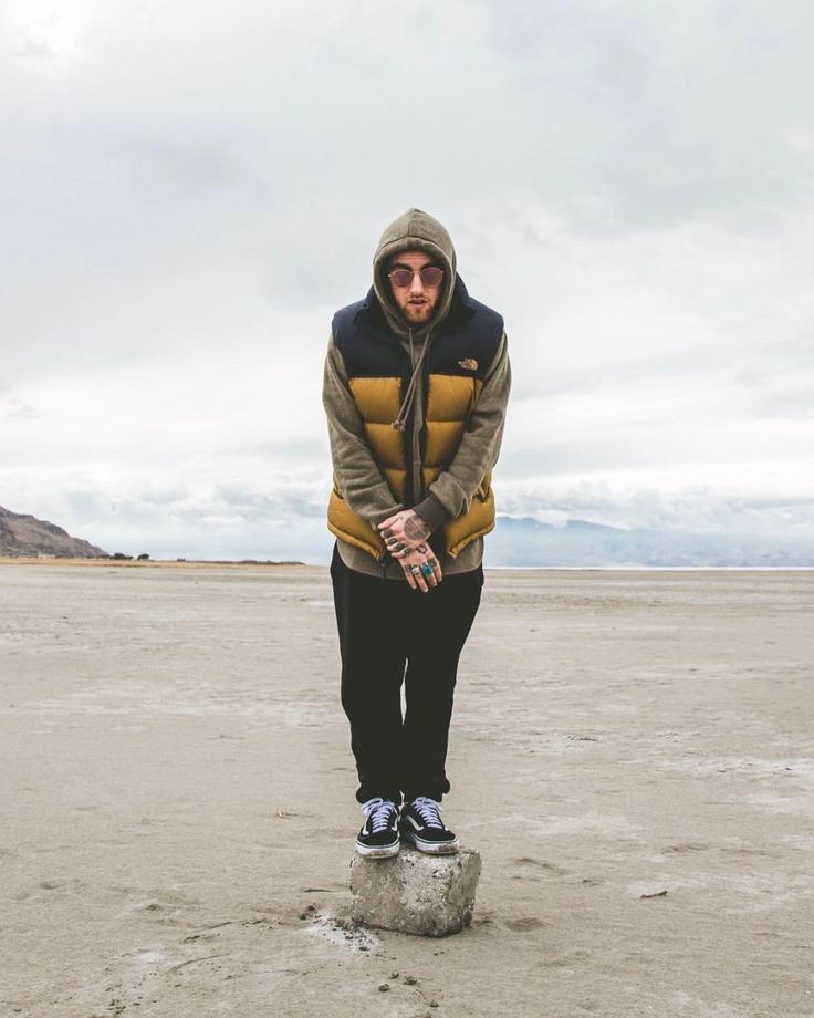 rawrugged333's tweet photo. It still hurts so bad that you're gone. I miss everything about you..your music, your style, your incredible energy. I'll be bumpin' your music especially hard today. Rest in beats, Mac💔🙏
#macmiller #mostdope #RIP #angel @MacMiller https://t.co/SgsJX9uhus