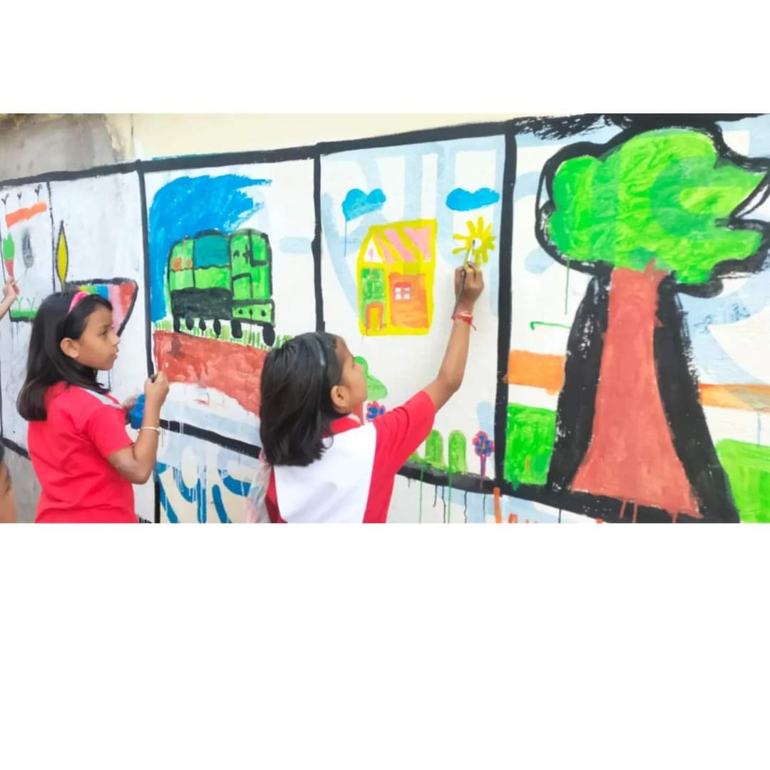 ULB-802435
*बैकलेन सौंदर्य करण अभियान*
आज शहर के विभिन्न वार्डों में बैकलेन सफाई अभियान के अंतर्गत रहवासियों द्वारा की सफाई की गई साथ ही बच्चों द्वारा बेक लाइन में रंगोली बनाई गई एवं वॉल पेंटिंग का कार्य किया गया #SwachhSurvekshan2024MadhyaPradesh
#SwachhSurvekshan2024khandwa