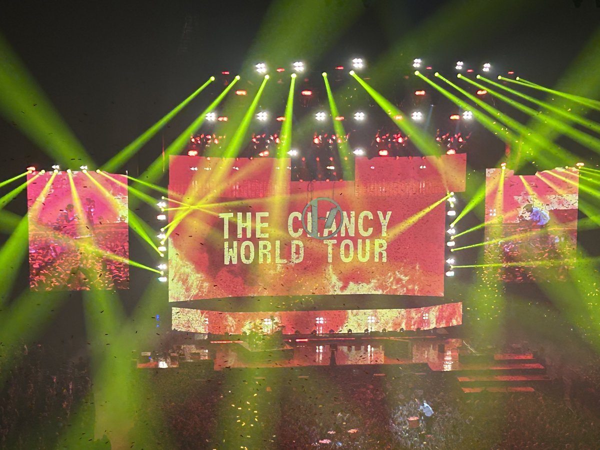 modelminnette's tweet image. chill out man, we’re right on time ❤️