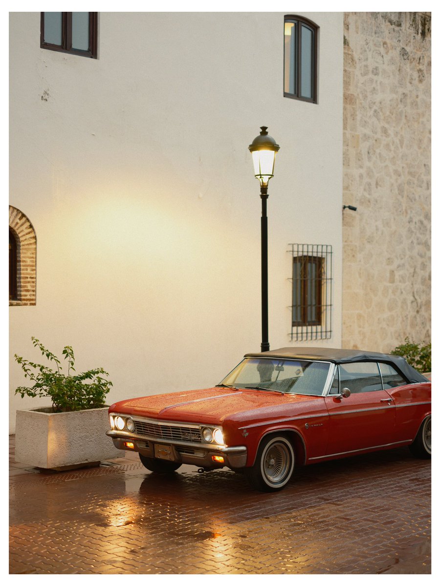 Red Impala 🫱🏻‍🫲🏼 Fujifilm 

Fujifilm Gfx 50Sii / Gf 80mm f1.7 / Nostalgic Neg