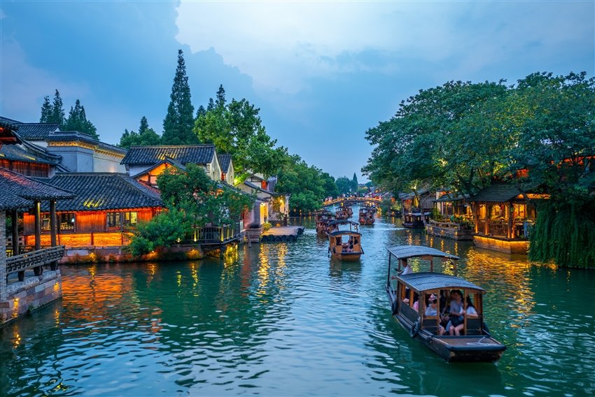 OMAupair's tweet photo. This is a beautiful historical city in China, Hangzhou. There are currently four very good families waiting for au pair. They hope to start from October 2024 to the summer of 2025. If you have plans to come to China recently, join our au pair program right away! https://t.co/r1x6H1txcY