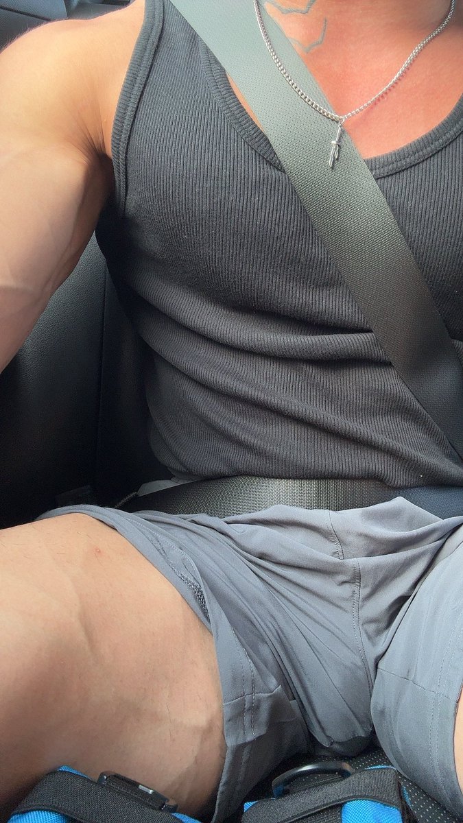 Leg veins go crazy 🫢 happy Saturday 😄
Reminder 50% OFF onlyfans 50 spots left 😜