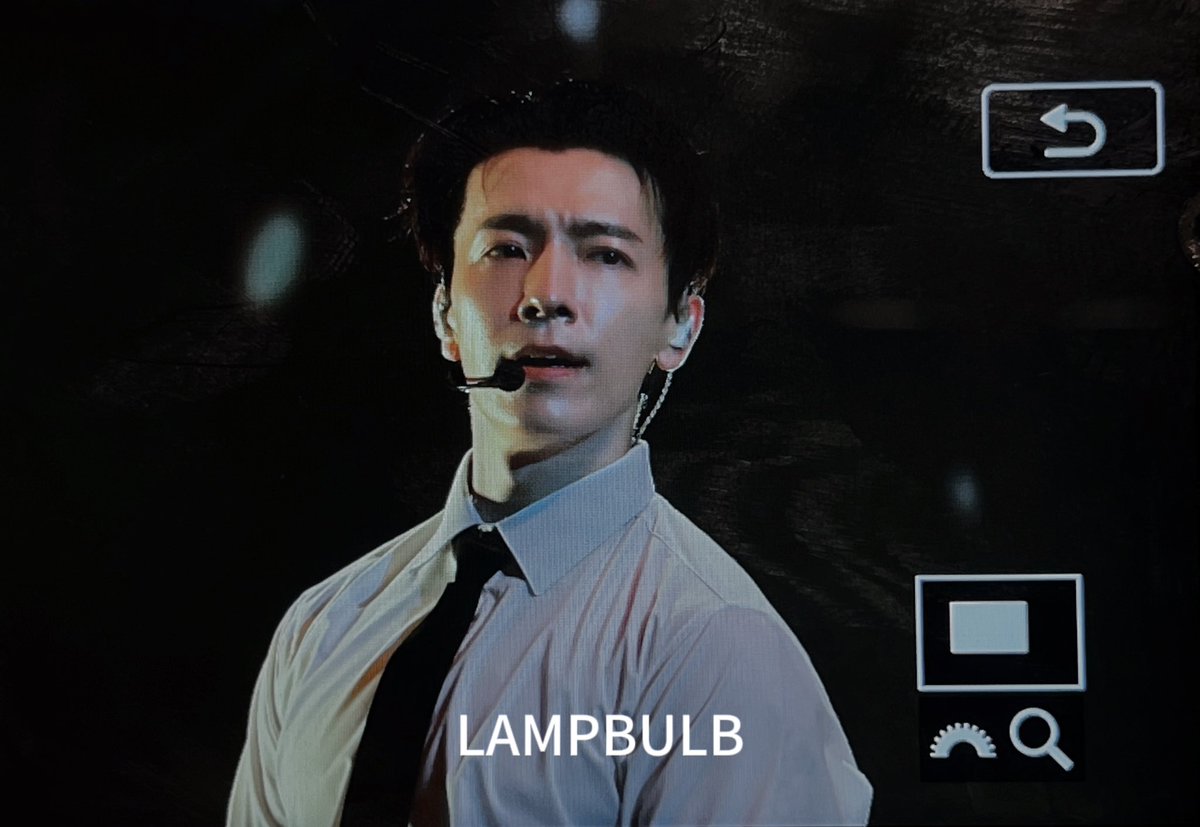 BULBLAMP's tweet photo. 240907 HK
#DONGHAE https://t.co/nX8KRz4Wab