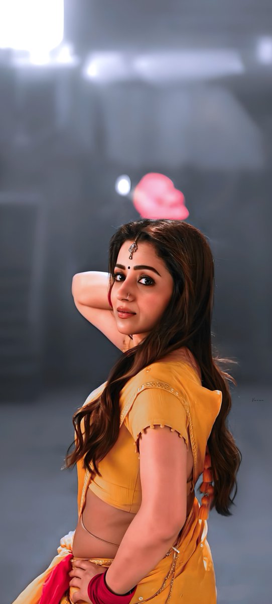 ItzVarun_____'s tweet image. kannadhasan sonna ponnu kannu munna irukka 🛐🧡

#TheGreatestOfAllTime