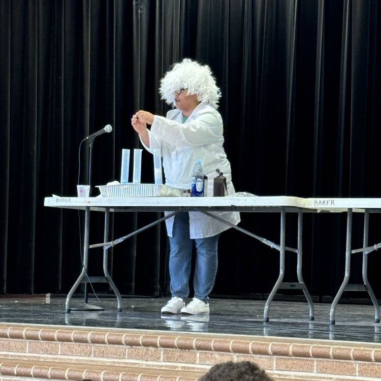 BakerElem's tweet photo. Science is amazing &amp; Kindergarten is diving in to Science Safety! Baker's visiting "Mad Scientist" made elephant toothpaste &amp; showed students how to wash hands, wear goggles &amp; clean up the area, as a part of a science experiment. Kindergarten Science ROCKS! @BakerElem https://t.co/J0T05TRecW