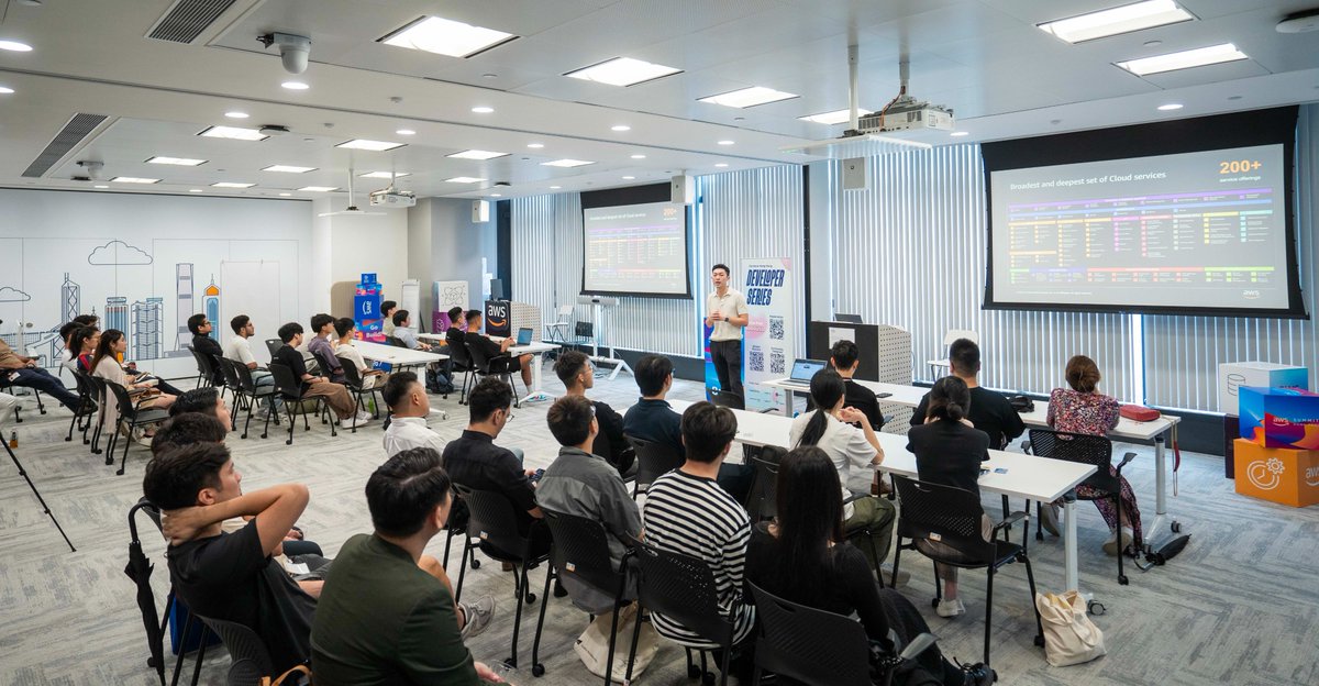 sidan_lab's tweet image. Huge thank you to everyone who joined the Developer Series kickoff today! It is amazing to see so many startups, entrepreneurs, and students eager to dive into the #Cardano blockchain and want to become developers. 

The talent and enthusiasm in #HongKong 🇭🇰 are incredible, and…