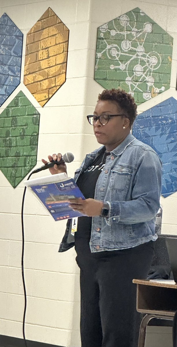 perez_sura's tweet image. Very proud of our teachers for fully engaging and presenting high energy lessons from our book study: Move your Bus! 🚌 Together, we build experiences at our campus where everyone is encouraged to Thrive!💛🖤#Leveling the Joy of Learning &amp;amp; Belonging @dallasschools @Beverly_A_Lusk