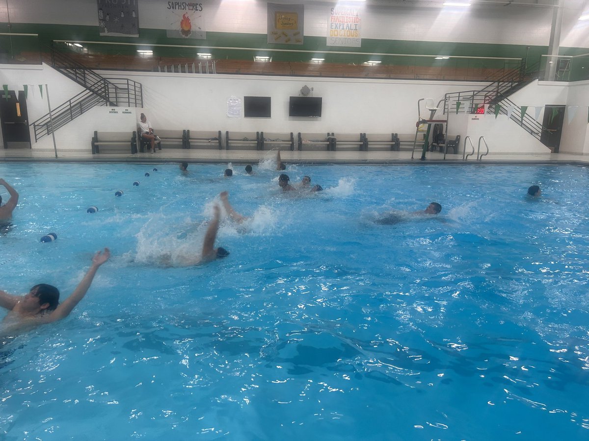 Taking care of our bodies with some Saturday prehab with <a href="/SFAquatics/">SF Aquatics</a> 
#gohunt