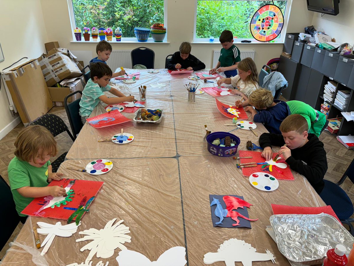 Buzz_dont_tweet's tweet photo. #BuglifeCymru's #CoalSpoilConnection Conservation Officer, @CarysLRomney, had a busy social calendar in August.

🐝With lots of fantastic events taking place, in partnership with other organisations, community groups &amp; individuals, many at Cwm Clydach Country Park. 

🧵/1 https://t.co/xfG0D4ZW2N