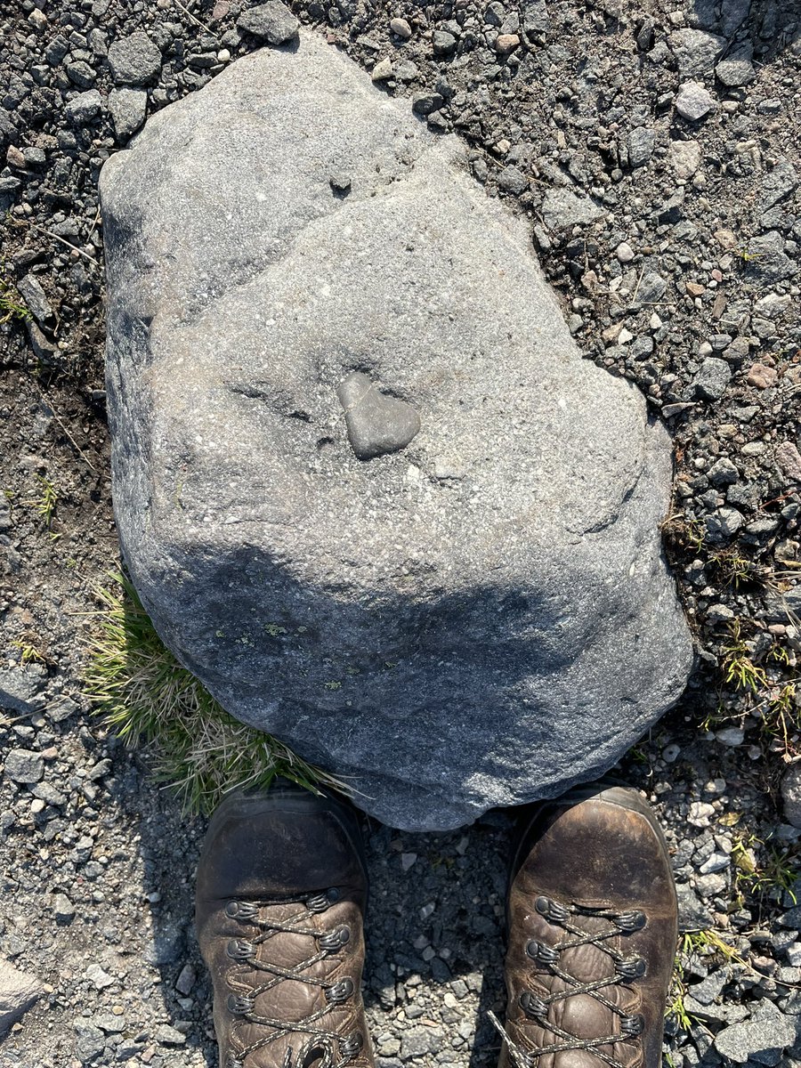 Hill walking around STF Grövelsjön Mountain station, Sweden. Fabulous week with my friend Aino Myllykangas together with her Finnish/Swedish friends.We met at Konsthögskolan/ Royal Institute of Art Stockholm where I was a student.We have been planning this for 20 years. #art