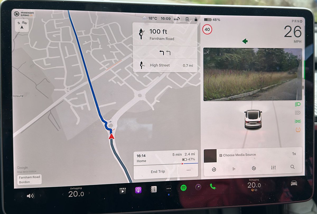 SustainableOz's tweet photo. Unpopular opinion not needing buttons on your phone is the same as not needing buttons in your car. @tesla have nailed this and ruined every other car for me. 😂
#changemymind #tesla #nobuttons https://t.co/xLn6I9nxDA