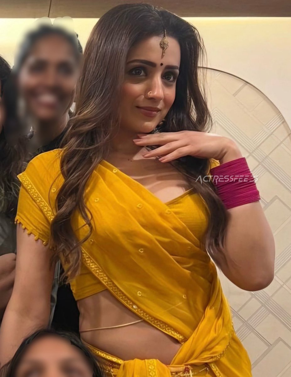 StarUpdates01's tweet photo. Which one your favourite Indian actress Trending social media 🔥❤️😻💥💯 
🔥RT:#TrishaKrishnan 
❤️Like:#JanhviKapoor 

#Trisha #AnushkaSharma 
#DishaPatani #RishabhPant 
#RamCharan𓃵 #RuturajGaikwad 
#DevaraTrailer #KLRahul #Kubera 
#Krathi #ShraddhaKapoor https://t.co/G3Uyr22pEJ