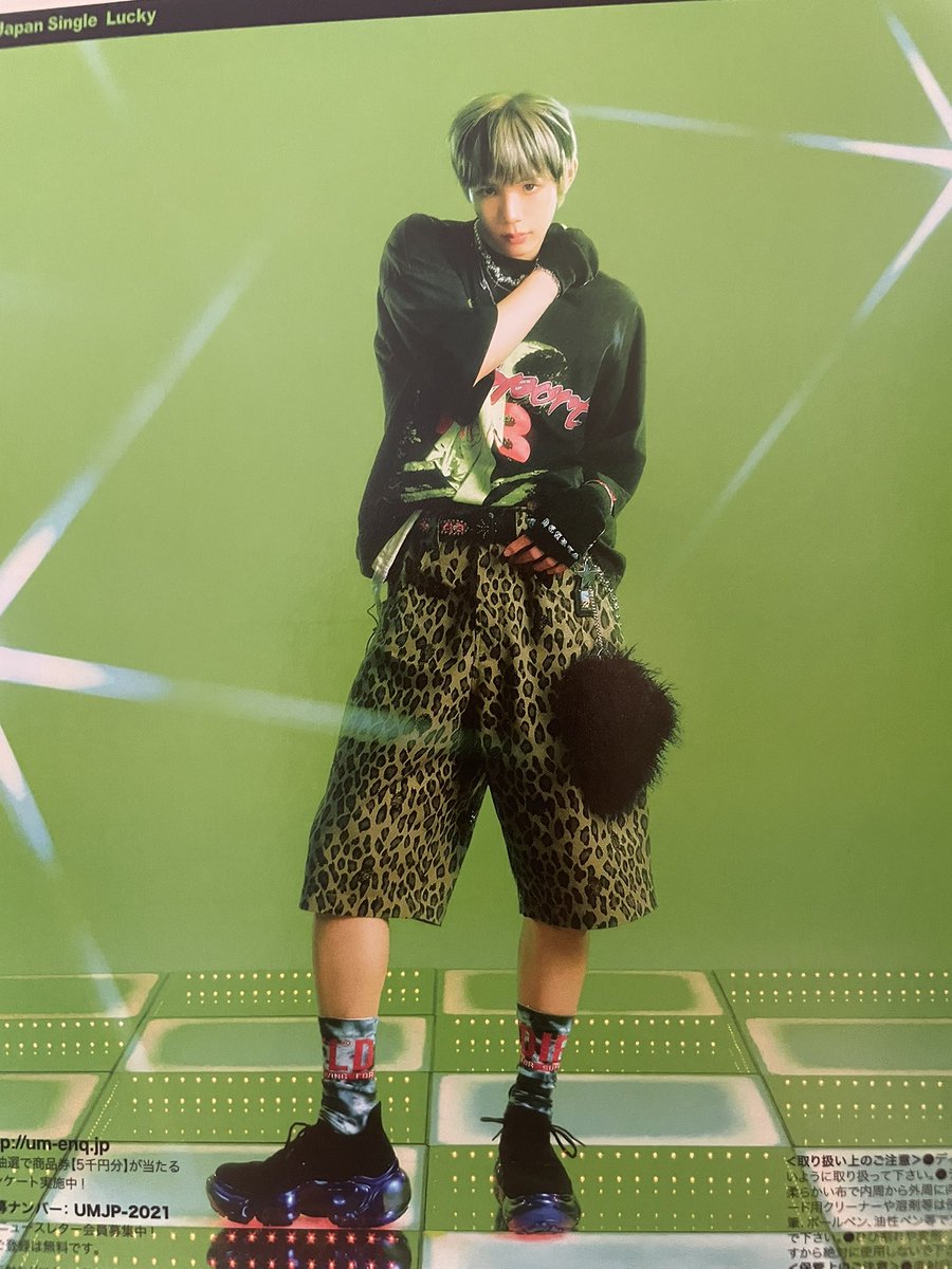 briize_realize7's tweet photo. じょーのぶりずにっき
いっぱいアルバム積んでやった!
ガハハ！

このタロのやつ本当に好き笑
本当にRIIZEだらけで幸せ！

@lNBl_o0 https://t.co/gJ37a6CFq3