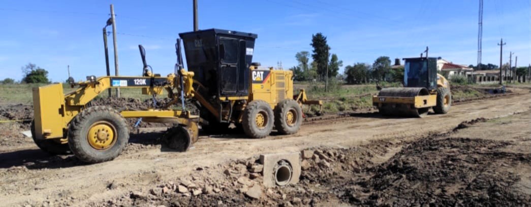 Salto_Noticias's tweet photo. Intendente Lima y Coordinador de Obras destacan mejoras en infraestructura vial y desagües pluviales
https://t.co/pFb8O7VK2t https://t.co/VLBEGg8ezo