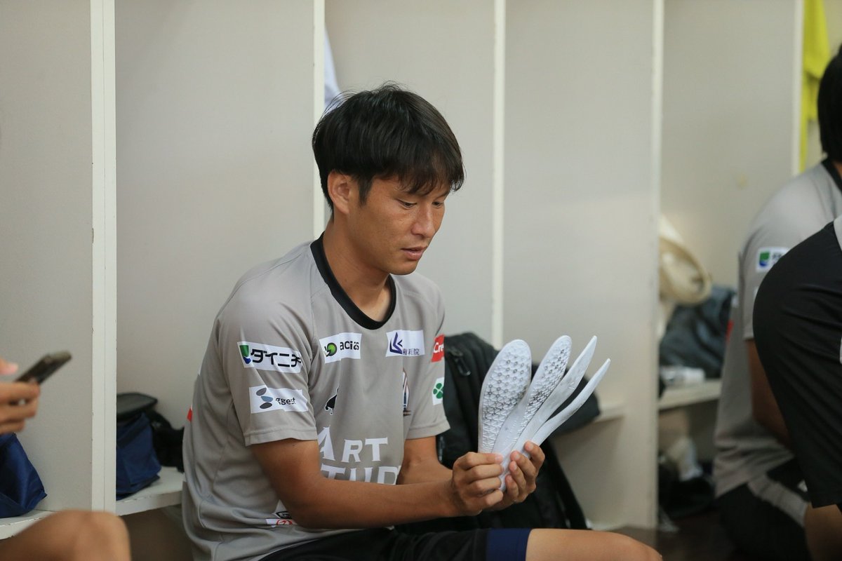 小島のスーパーゴールで逆転！まだまだ勝ちます！
応援ありがとうございます！

試合前広報に撮られてました。
全部一緒の中敷き🤔悩む必要ある？

＠briobecca 
#羽ばたこう