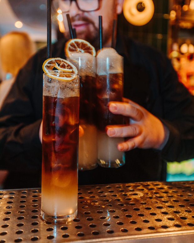 Happy Saturday everyone✨

Join us for all the vibes tonight, 2 for €15 cocktails, live DJ, pizza &amp; small bites &amp; more!

Walk-ins welcome throughout✅

#capitollounge