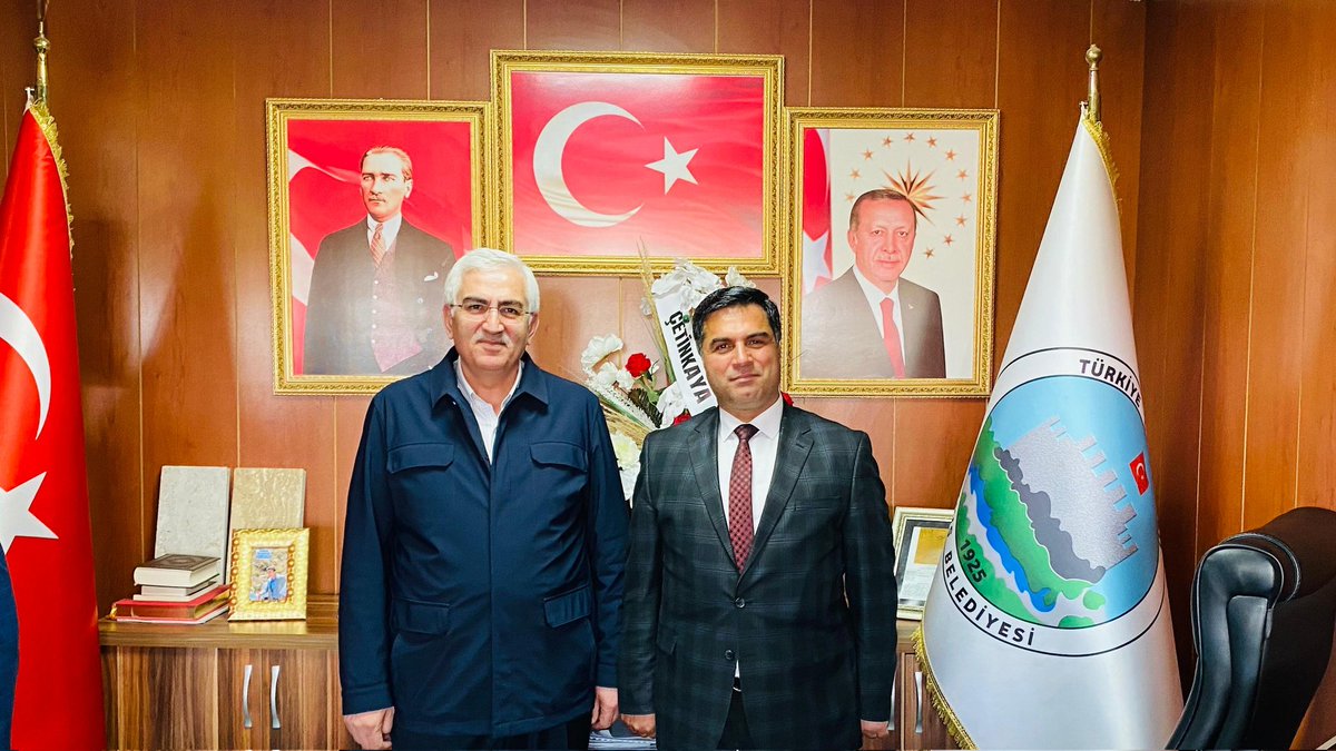 Rahatsızlığı sebebiyle hastanede tedavi görmekte olan değerli Milletvekilimiz Mehmet Emin Öz'e geçmiş olsun dileklerimi iletiyorum. Kendisine acil şifalar diliyor, en kısa sürede sağlığına kavuşmasını temenni ediyorum. Dualarımız sizinle.