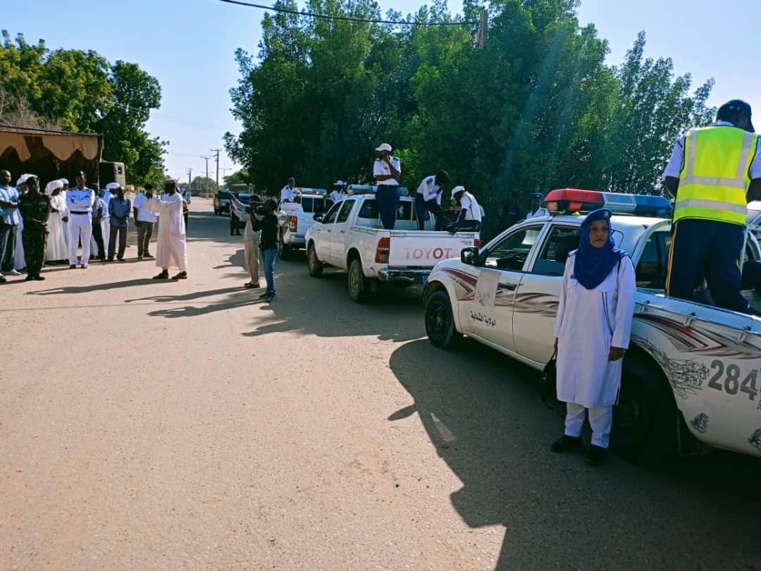 شرطة مرور الولاية الشمالية تشارك فى مبادرة انطلاق الحملة الكبرى لاصحاح البيئة بالولاية والتى جاءت تحت شعار (معا لخلق بيئة صحيه أمنة ونظيفة) وتاتي هذه الخطوة فى اطار الإهتمام بالشراكة المجتمعية ومكافحة الأمراض والاوبئة خاصة بعد انتشارها فى فصل الخريف