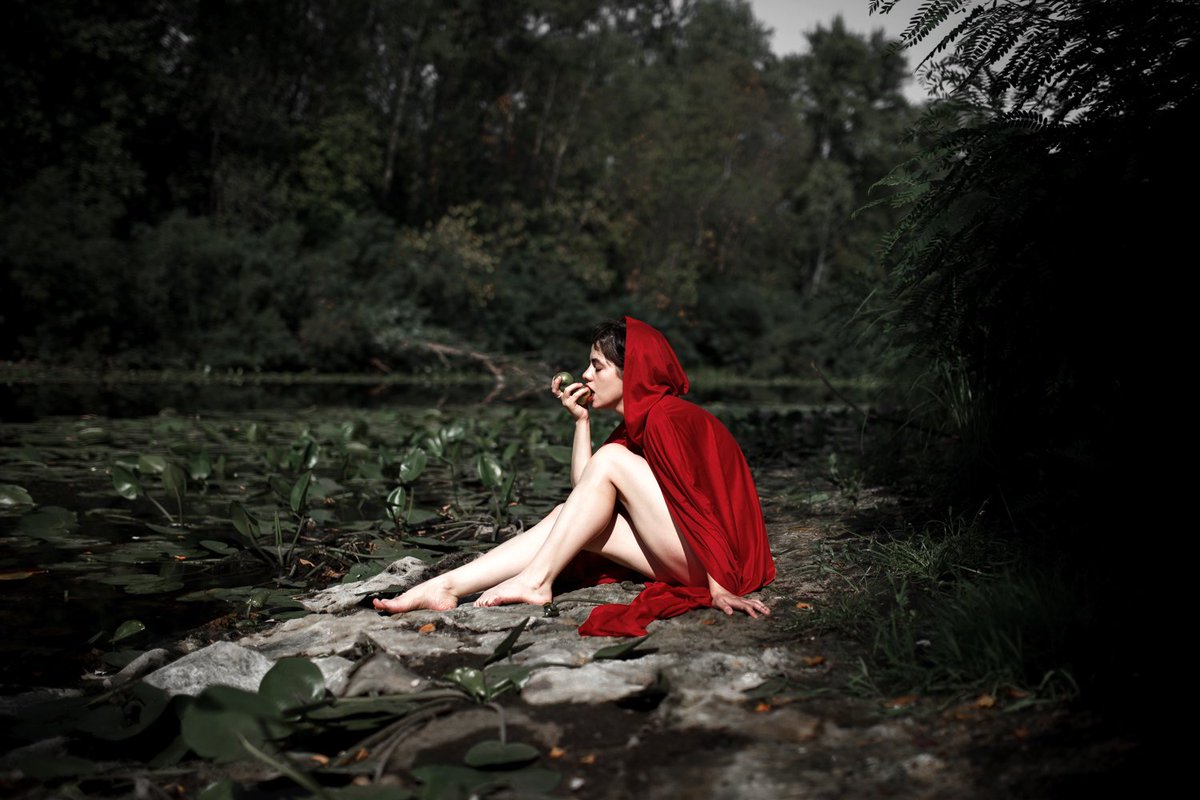 The tale of Snow White. She ate the apple of temptation. Full set on my Patreon. Support me.
patreon.com/KseniiaMyph