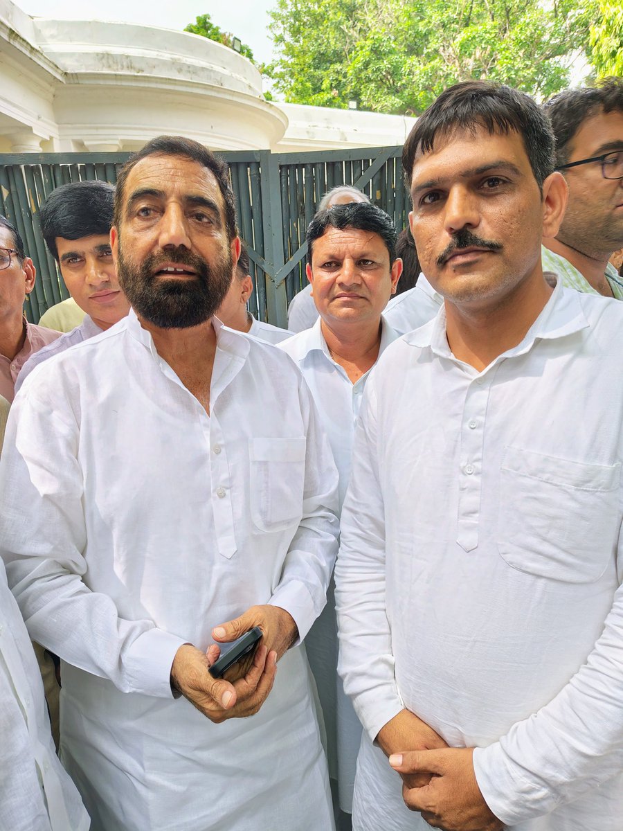 KrishanLoura's tweet photo. हरियाणा विधानसभा 2024 में महेंद्रगढ विधानसभा से नेता जी राव दान सिंह को प्रत्याशी बनाए जाने पर शीर्ष नेताओं का धन्यवाद  @raodansinghhry @DeependerSHooda @HodalUdaiBhan 💐✌️💐 https://t.co/G7cciL0VuG
