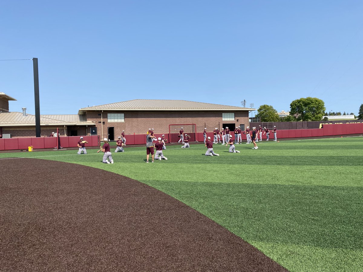 Week 1 officially in the 📚 

Team Building ✅ 
Conditioning Test ✅ 
1st Practice ✅
1st Lift ✅
Community Service ✅ 

Week ✌️ on the ⏰ 🔥 🆙