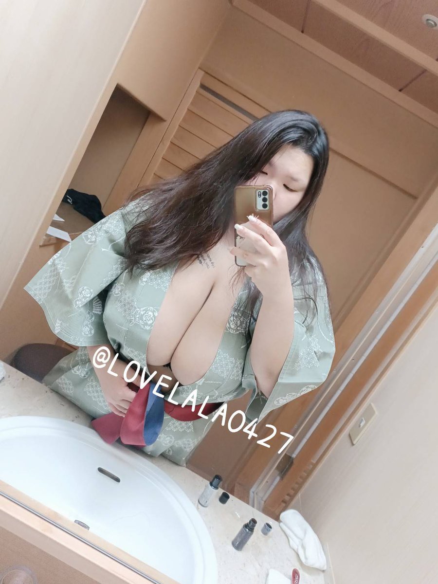穿了日本的浴衣
怎麼就是有說不出的色呢
有沒有人想拉開阿😈
#愛心推推❤️
#跟隨開啟小鈴鐺🔔
#浴衣穿起來真的很色🤤 https://t.co/upE2ChyRPJ