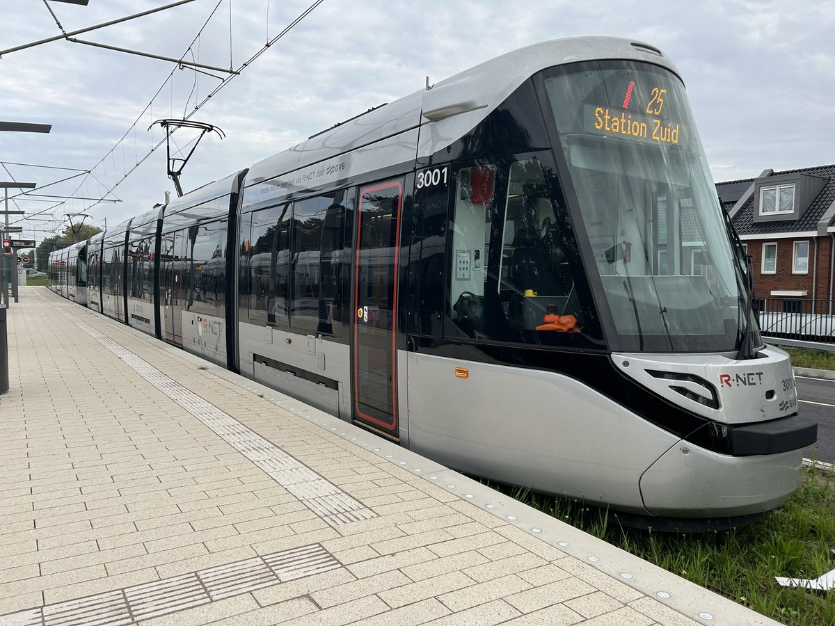 LvAPictures's tweet photo. Een lekker 🚋 #tram #TeamOV 🚉 dienstje vandaag! 😁
Voor het ‘eerst’ met L25 mee sinds deze sinds eind juli naar #Uithoorn gaat 🤗 #conductrice
Een thuiswedstrijd, ook wel eens lekker!
Morgen nog 1 dag werken en dan lekker een weekje vakantie! 🎉🎉 #mijniebelluh https://t.co/kkueNJaWQJ