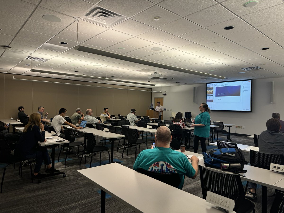 NTSSUG's tweet image. Sessions are cruising along at #DataSaturdayDallas