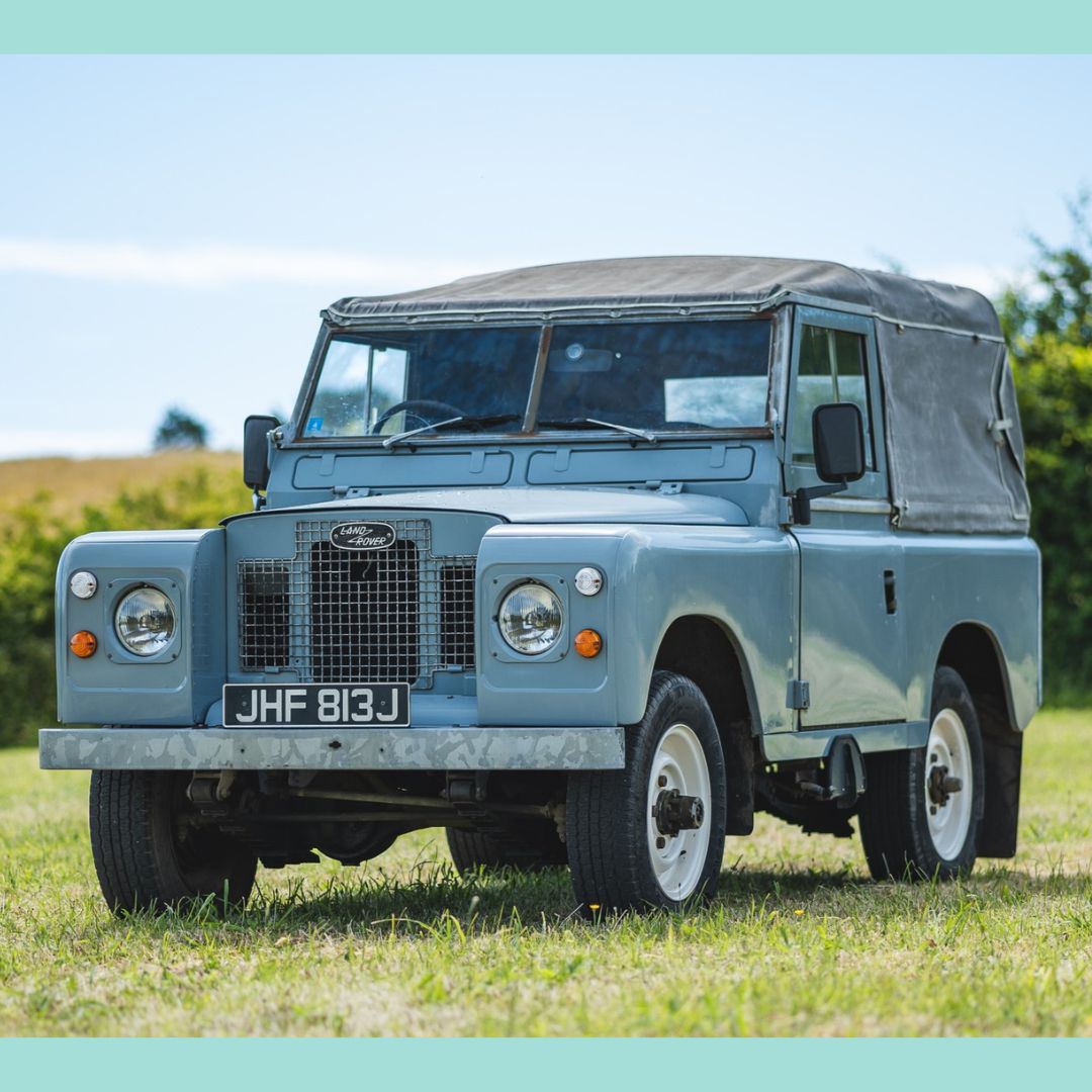 EvokeClassics's tweet image. LIVE AT AUCTION
1971 Land Rover Series 2A
evoke-classics.com/auction/#/lots…

• Restored 2015, repainted 2020
• ACR 9:1 Compression head
• Separate inlet manifold with K&amp;amp;N Filter
• Overdrive
• Freewheeling hubs
• New Richards galvanised chassis
#LandRoverSeries2a