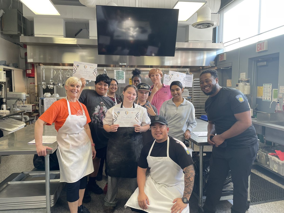 🎉🍽️ Exciting update from our ProAction Cops &amp; Kids Blue Plate program! 🍽️🎉
Our culinary program is a hit, teaching youths essential cooking skills and boosting their confidence in the kitchen. Big thanks to everyone involved for making it a success!
<a href="/danos1978prp/">Inspector Peter Danos, Peel Police</a> @copsandkidsca